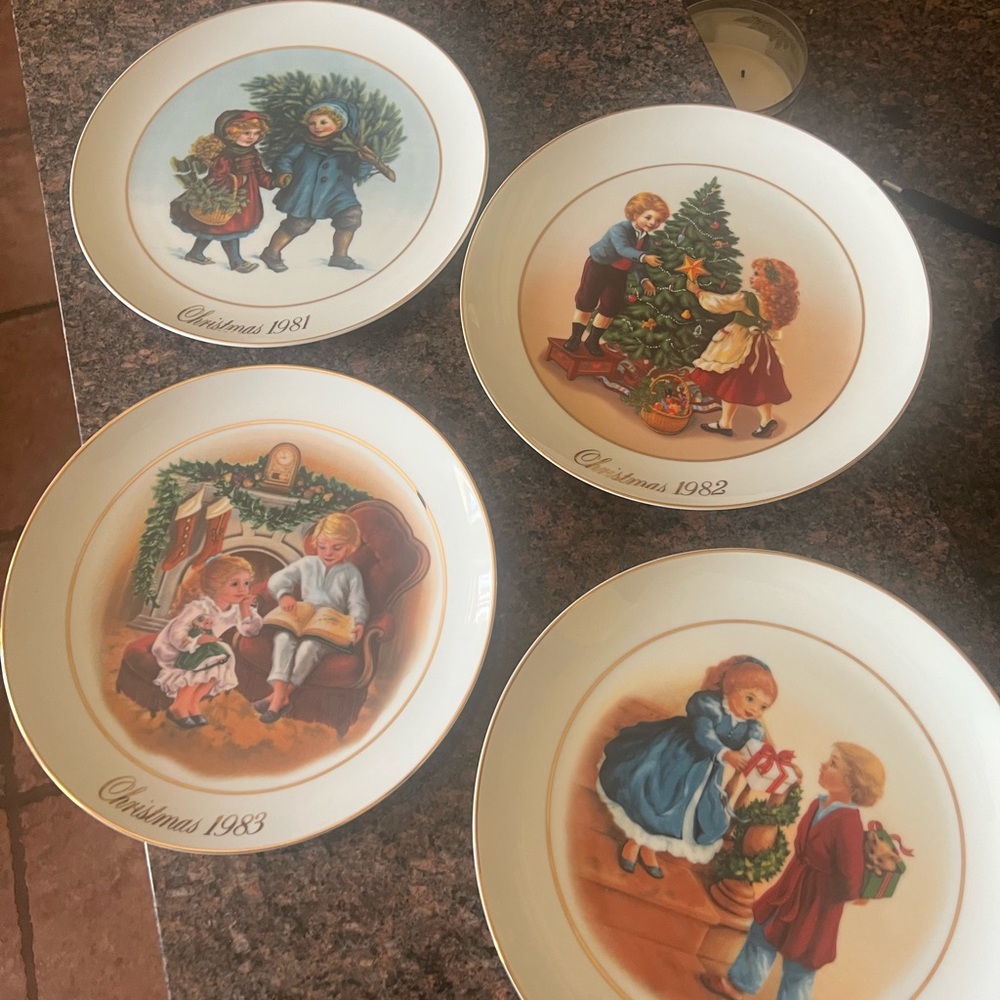 Vintage Avon Christmas Memories 1st edition to 4th edition, made in Japan